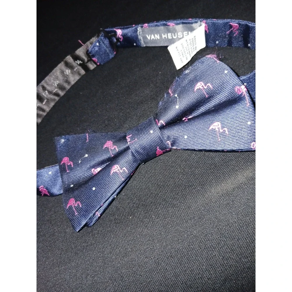 Van Heusen‎ Men's Pre-Tied Navy Blue Flamingo Print Adjustable Bow Tie